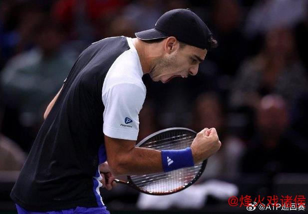 巴黎大师赛首日惊现意外 西西帕斯与恩贝尔顺利过关