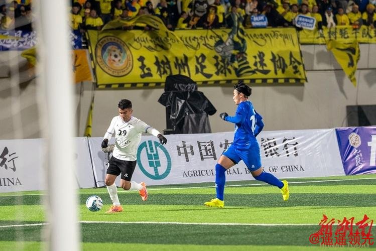 CMG群众足球邀请赛 玉树队战胜呼和浩特队